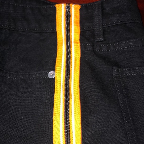 LF black and yellow denim skirt - Picture 2 of 4
